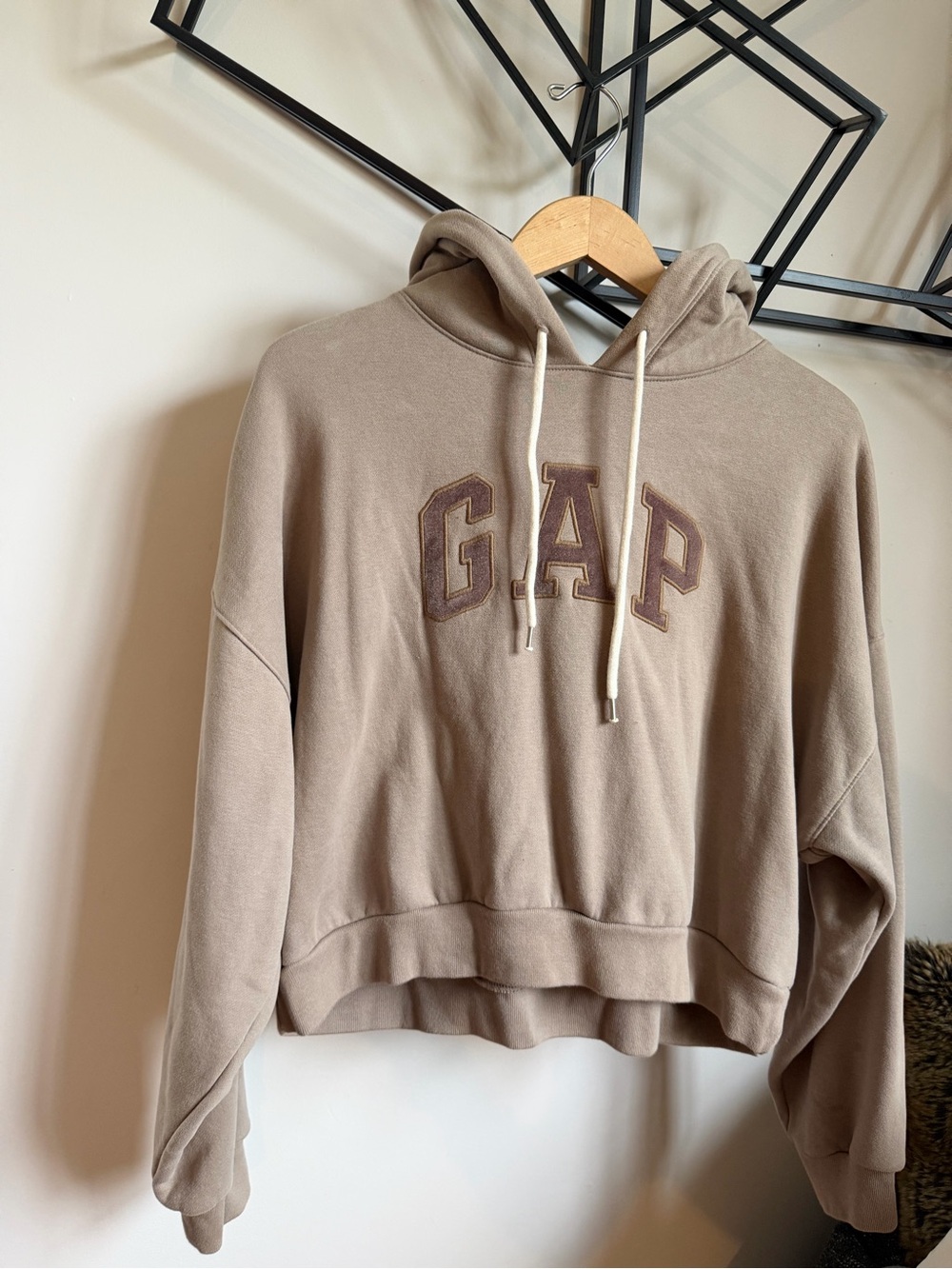 GAP Women's VintageSoft Taupe Cropped Hooded Sweatshirt with Cream Drawstrings